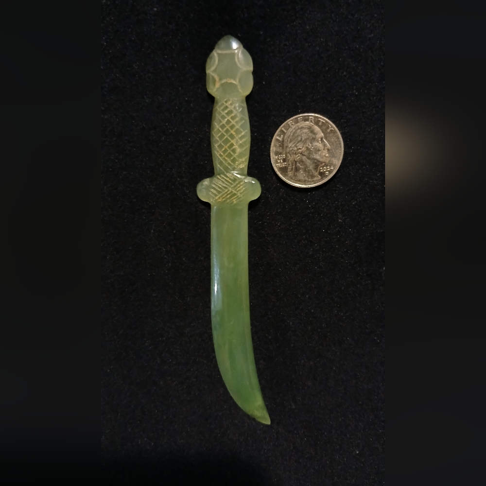 Hand Carved Jade/Nephrite Knife - Picture 2 of 2